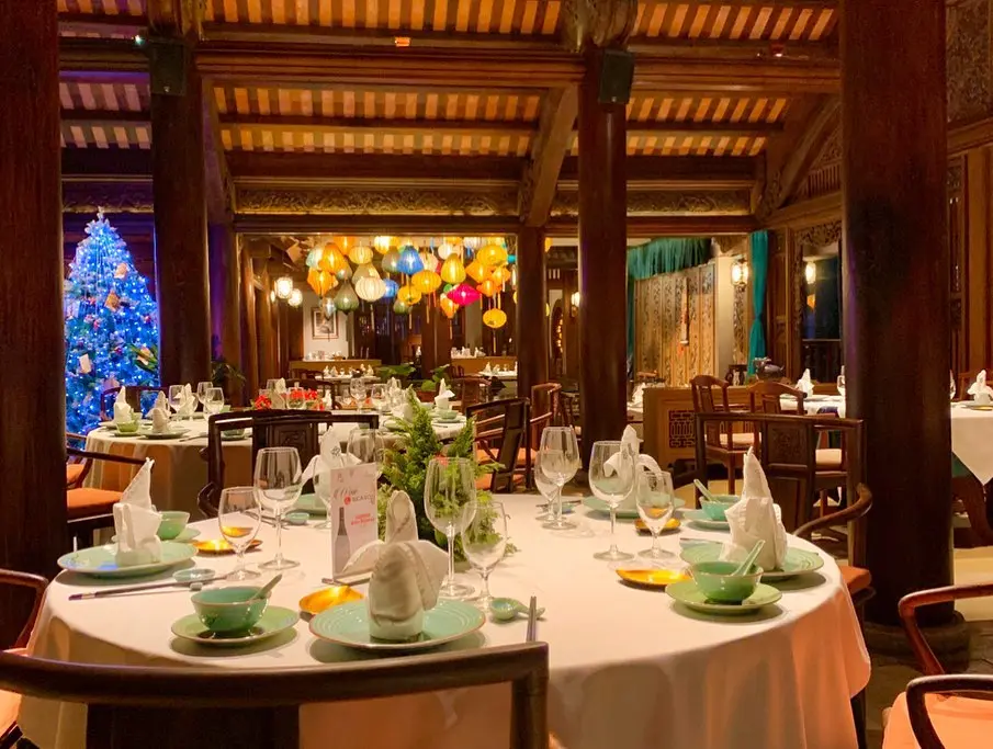 Dịch vụ ẩm thực & đặt bàn quận 1 đang “lên ngôi” – khách hàng ưa chuộng trải nghiệm chuẩn nhà hàng cao cấp